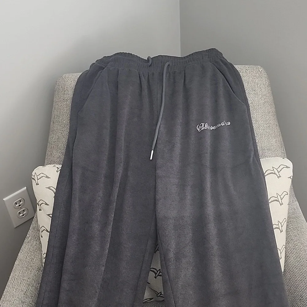 Velour set! - Picture 4 of 6